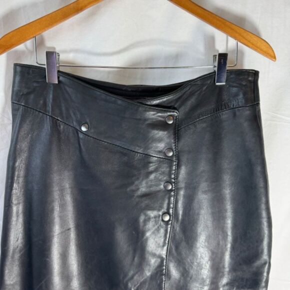 Remy Leather Vintage Black Lamb Leather Midi Diagonal Wrap Skirt Sz 10 - Picture 3 of 8